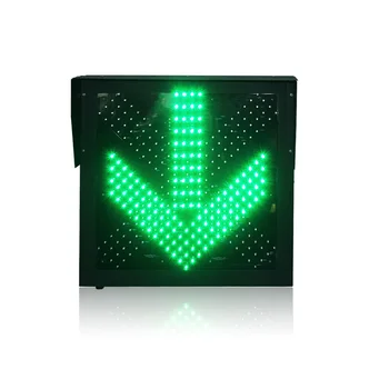 Expressway maksas stacija sarkanā krusta zaļā bulta, kas norāda signāla gaismas